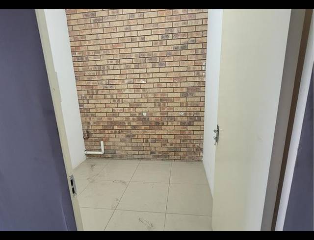 BUSINESS PROPERTY TO RENT IN VERULAM CENTRAL